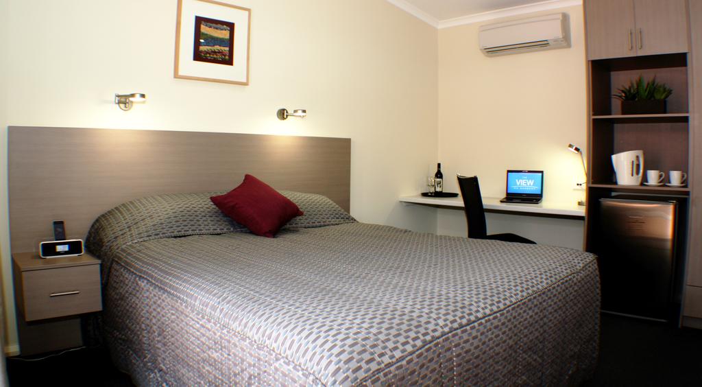 West Lamington WA Accommodation Redcliffe