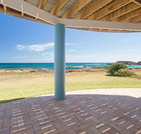 The Whale Watcher' 1/6 Birubi Lane - waterfront unit with stunning views level access - Accommodation Redcliffe