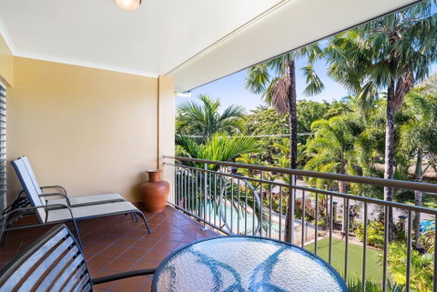 The York Beachfront Holiday Apartments - Accommodation Redcliffe 2