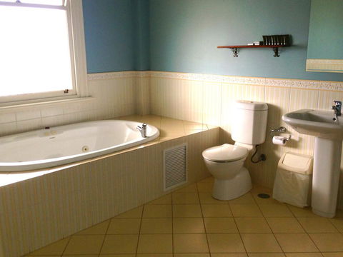 The York Palace Hotel - Accommodation Redcliffe 3