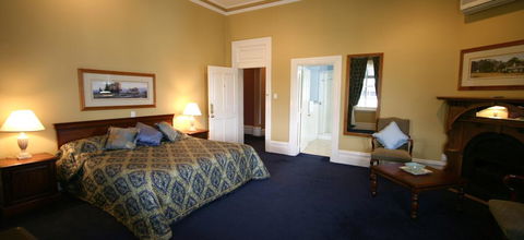 The York Palace Hotel - Accommodation Redcliffe 2