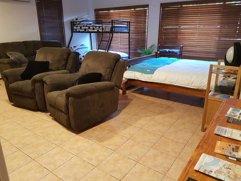 Theme Park Getaway - Accommodation Redcliffe 3