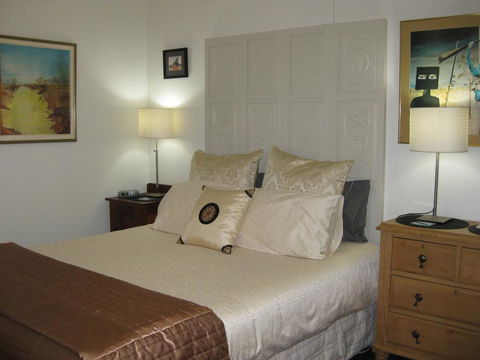Three Chimneys Bed And Breakfast Boutique Guest House - Accommodation Redcliffe 1