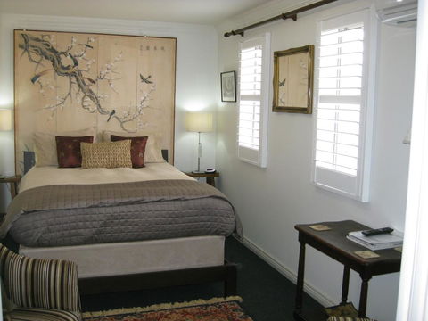 Three Chimneys Bed And Breakfast Boutique Guest House - Accommodation Redcliffe 3