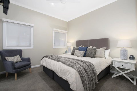 Three Sisters - Accommodation Redcliffe 2