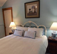 Tiffany's Country Cottages - Accommodation Redcliffe