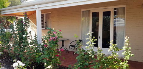 Tillbrook Cottage - Accommodation Redcliffe 1