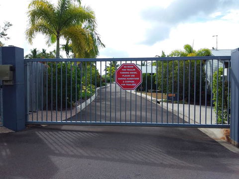 Tin Can Bay Marina Villas - Accommodation Redcliffe 3