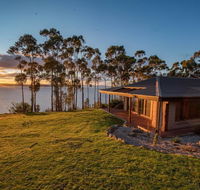 Tinderbox Cliff House - Accommodation Redcliffe
