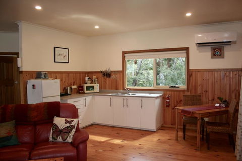 Tindoona Cottages - Accommodation Redcliffe 2