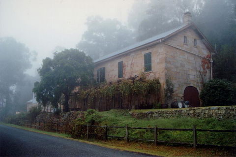Tizzana Winery Bed And Breakfast - Accommodation Redcliffe 0