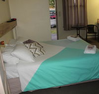 Tocumwal Hotel Motel The Palms - Accommodation Redcliffe