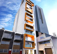 Tom's Court Hotel - Accommodation Redcliffe