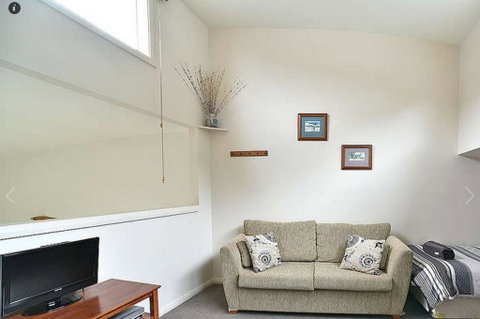 Tomarlin Views 2 - Accommodation Redcliffe 1