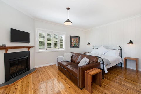 Toms Cottage - Wilgowrah -A Country Escape - Accommodation Redcliffe 1