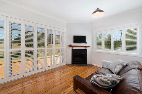 Toms Cottage - Wilgowrah -A Country Escape - Accommodation Redcliffe 2