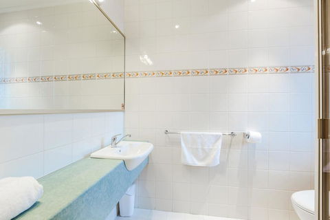 Tonsley Hotel - Accommodation Redcliffe 2