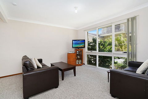 Toowoon Bay Townhouse, Unit 6 - Accommodation Redcliffe 1
