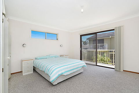 Toowoon Bay Townhouse, Unit 6 - Accommodation Redcliffe 3