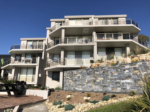 Toowoon Bay Beachfront Apartment - Accommodation Redcliffe 2