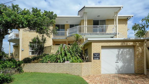 Top Deck Beachside - Accommodation Redcliffe 1