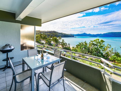 Top Floor Hibiscus Apartment 208 - Accommodation Redcliffe 0