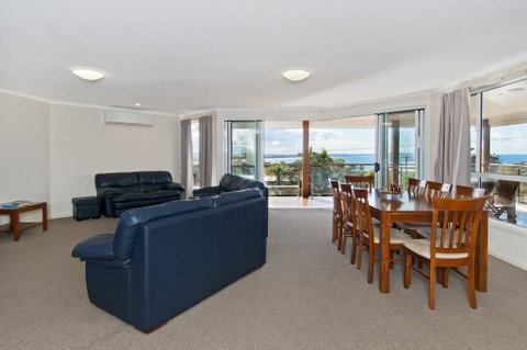 TOPVIEWS - 15Second Av BH - Accommodation Redcliffe 1