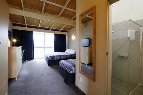 Torquay Hotel/Motel - Accommodation Redcliffe 1