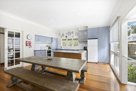 Torquay Retreats Aus - Bristol Road - Accommodation Redcliffe 2