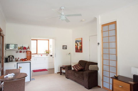 TorquayToongahra BnB - Accommodation Redcliffe 2