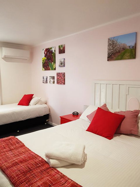 Town House Motor Inn Young - Accommodation Redcliffe 2