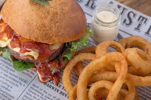 Townhouse Hotel - Accommodation Redcliffe 2