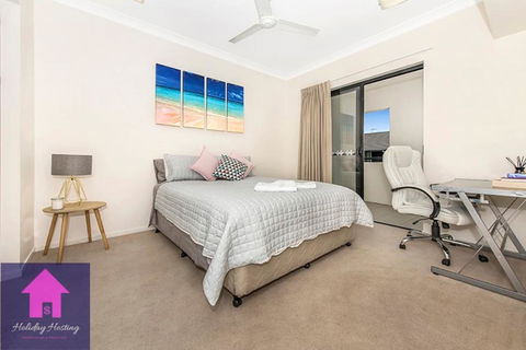 Townsville Luxury Spacious Apt 3 BR-2BTH Pools - Accommodation Redcliffe 2