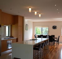 Track 4 - Accommodation Redcliffe