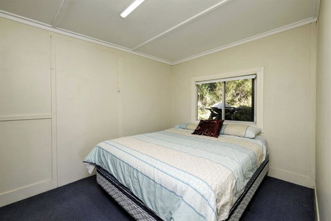 TRADEWINDS - Accommodation Redcliffe 2