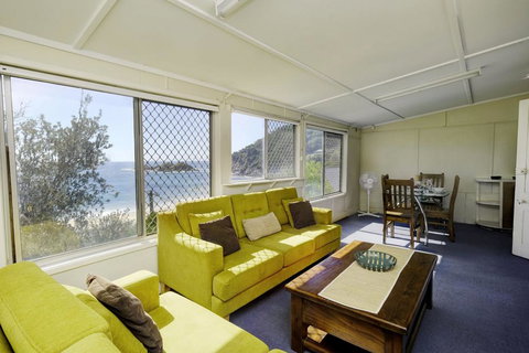 TRADEWINDS - Accommodation Redcliffe 1