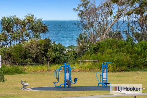 TRADEWINDS 1 - Accommodation Redcliffe 2