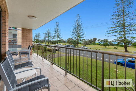 TRADEWINDS 1 - Accommodation Redcliffe 3