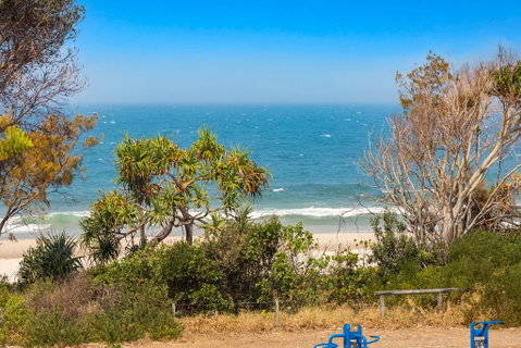 TRADEWINDS 3 - Accommodation Redcliffe 2