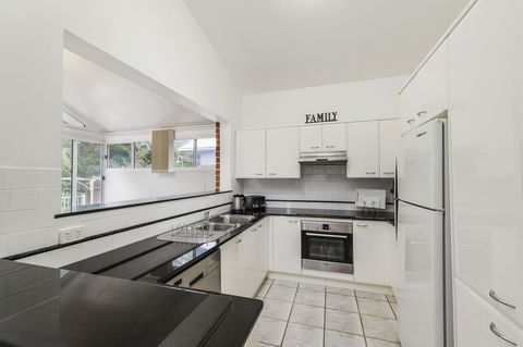 TRANQUIL AT HIBBARD - Accommodation Redcliffe 2