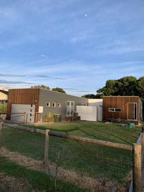 Tranquil Getaway Wifi Netflix Pet Friendly - Accommodation Redcliffe 0
