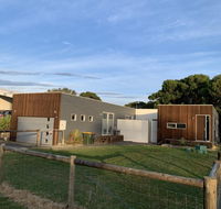 Tranquil Getaway Wifi Netflix Pet friendly - Accommodation Redcliffe