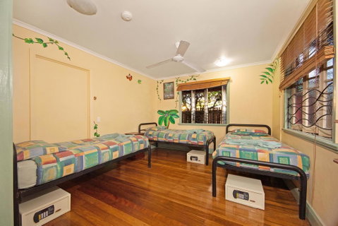 Travellers Oasis - Accommodation Redcliffe 3