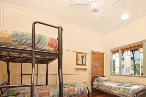 Travellers Oasis - Accommodation Redcliffe 1