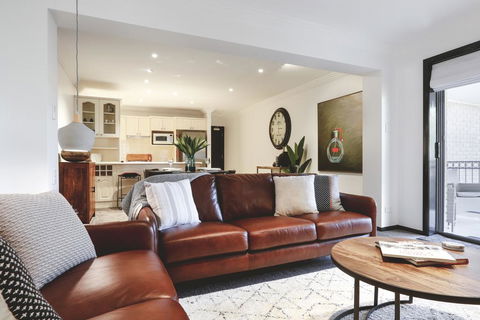 Tre Sorelle Camden - Accommodation Redcliffe 0