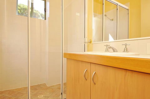 Tree Elle Retreat - Accommodation Redcliffe 2