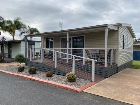 Treehaven Tourist Park - Accommodation Redcliffe 2