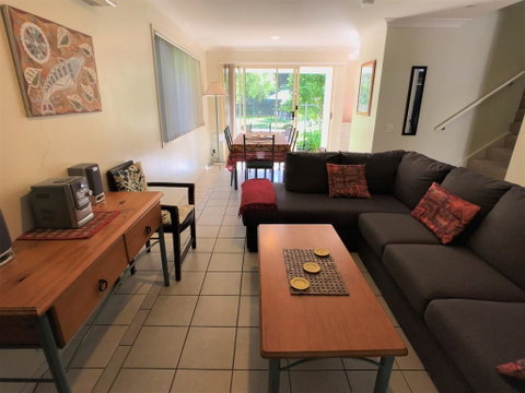 Treetops Lakeside Apartments - Accommodation Redcliffe 2