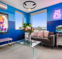 Trendy And Central One Bed Apartment With Views - Accommodation Redcliffe