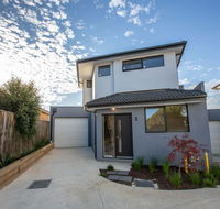 Trendy sweet home 4BedsBlackburn South - Accommodation Redcliffe
